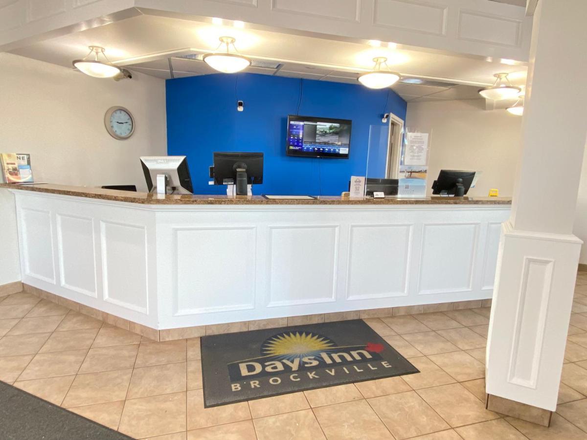 Days Inn By Wyndham Броквилл Экстерьер фото
